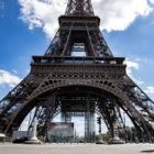 La emblemática torre Eiffel de la capital francesa. La embajada de ese país en Ecuador abrió formalmente la convocatoria a las becas Erasmus para el 2021.