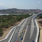 Obra. El puente tiene cuatro carriles vehiculares, acera peatonal, ciclovía y barreras de protección.