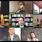 Comisión. José Serrano bebe líquido a tragos largos mientras Henry Cucalón despotrica contra su “compadre lindo”, el excontralor Carlos Pólit.