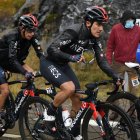 Richard Carapaz dio el golpe en la primera etapa de alta montaña y se adueñó del liderato de la Vuelta a España.