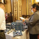 Acto. La presentación del libro en honor a los héroes del coronavirus.