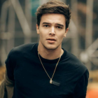 Alejandro Santamaría tiene 21 años.