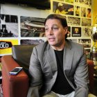 Carlos Alfaro Moreno, titular canario, revela la actual situación financiera y futbolística de Barcelona.