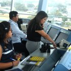 Los controladores de tránsito aéreo serán parte del personal que estará atento a los requerimientos de estos días.
