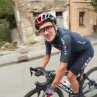 El ciclista ecuatoriano, Richard Carapaz, recupera las energías para darle con todo a la recta final de la última grande del año