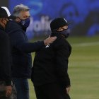 Diego Maradona fue al partido de Gimnasia pero no pudo dirigir.
