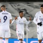 Rodrygo (c), delantero del Madrid, festeja luego de marcar el tanto de la victoria.