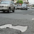 Una de las calles de la ciudadela Alborada que requiere reconstrucción.