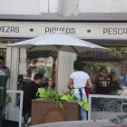 Hecho. Los restaurantes funcionarán con el 50 % de aforo.