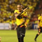 Jonatan Álvez ha sido más sombras que luces en este nuevo paso por Barcelona.