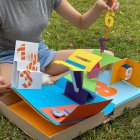 Los juguetes son elaborados con material reciclado.