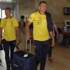 Carlos Garcés (c), delantero de Delfín, es una opción para formar parte de la Tri.