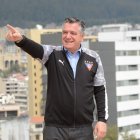 Es hincha de Liga Deportiva Universitario de Quito, equipo al que describe como “el mejor de América”.