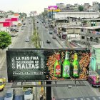 Un cartel ubicado en la avenida Las Aguas.