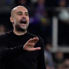 Pep Guardiola, entrenador del Manchester City, alargó su convenio laboral con los ingleses.