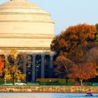 Una imagen de parte del campus de MIT, la mejor universidad del mundo.