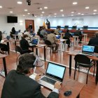 Evaluación. Los postulantes del concurso de jueces desarrollaron el test psicológico en casi una hora.