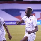 El ariete cafetero Cristhian Martínez Borja destaca por su efectividad ante la red.