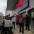 La protesta fue esta mañana en los exteriores de Interagua.