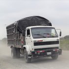 Condición. Desde hace cinco años, la vía Yurima se ha ido deteriorando de a poco. El polvo allí es permanente.