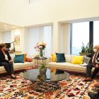 La directora del FMI, Kristalina Georgieva, en una reunión con Mauricio Pozo, ministro de Economía y Finanzas, en octubre de 2020.