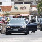 Agentes de la Unase llegaron hasta el lugar donde ocurrió el presunto secuestro, sitio donde fue abandonado el vehículo en que se movilizaba la víctima.
