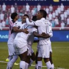 Los jugadores de Liga de Quito festejan tras el gol