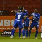 Los jugadores de Emelec festejan uno de los tantos conseguidos el viernes ante el Mushuc Runa.