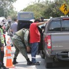 Personal militar y vigilantes de tránsito se unieron a los controles de seguridad, en las vías de la provincia del Guayas.

FECHA : 30/11/2020 

Agencia (ag-extra)