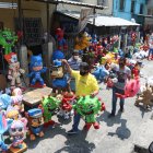 01122020 VENTA DE LOS MONIGOTES EN LA CALLE 6 DE MARZO  1 DE DICIEMBRE DL 2020