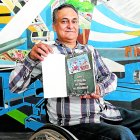 Autor. Elio Bardi sostiene su obra con la propuesta de este diciembre ‘Lee y regala un libro en Navidad’.