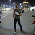 Romain fue la sensación al aparecer en el paddock de Haas para agradecer a todos.