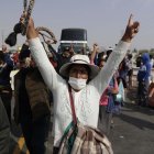 El principal lamento de los agricultores es justamente que esta ley permite que las empresas les otorguen sueldos menores por largas jornadas de trabajo.