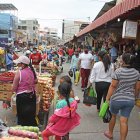 Acto. Los vendedores formales también han decidido salir a las calles. Dicen que, por la informalidad, no tienen ingresos