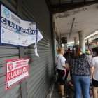 En la bahía de Guayaquil se clausuran las bodegas que no tienen permiso para funcionar.