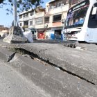 En la avenida Francisco de Orellana, de lado que conecta con este barrio, el suelo de los parterres está levantado en ciertos tramos. Las raíces de los árboles, en su mayoría, han generado ese daño.