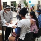 Los comicios se desarrollan en las sedes de la universidad en Guayaquil y Quito.