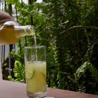 Kombucha es una creación del emprendimiento "Con Amor" y nació de modo casero.