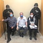 Desparpajo. El día de su primera detención, durante la pandemia, el hoy candidato se dio el lujo de posar junto a su abogado y sus captores.