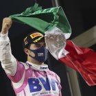 Es la primera vez que Pérez gana en la máxima categoría del automovilismo mundial tras diez temporadas en las que acumula diez podios.