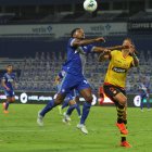 Amarillos y azules dividieron honores en el último Clásico jugado en el Capwell.