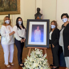 Integrantes del Cepam junto a Petita y su familia, luego de las disculpas del Estado.