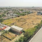 TOMA AEREA DE LA ZONA PANORAMA DE DURAN DONDE LOS HABITANTES SE QUEJAN POR LAS EMPRESA QUE HAY EN EL LUGAR 9 DE DICIEMBRE DEL 2020 GUAYAQUIL-ECUADOR