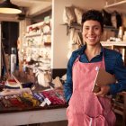 Los bancos del barrio serán clave para el proceso.