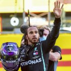 Lewis Hamilton, el líder de la escudería Mercedes, ya está en la historia de la fórmula 1.