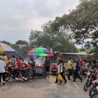 Los fines de semana. Algunos turistas llegan a beber y no portan mascarilla. Esas acciones han obligado a los turistas a retirarse por precaución.