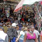 La bahía. Así permanecían ayer los callejones de este espacio comercial. A decir de los comerciantes, el movimiento en el lugar se mantiene, al menos, hasta las 19:00 todos los días.