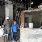 El mejoramiento de vivienda y locales se pone de moda en estos días. Ante la crisis hay quienes sugieren solo dar mantenimiento. La Arquitecta Ana Zapata no esta muy de acuerdo. Aquí en una obra.