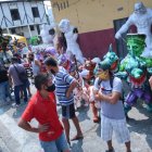 Se quejan de la quema de monigotes en Guayaquil.