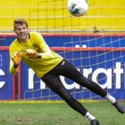Javier Burrai, arquero de Barcelona, aporta con seguridad a la puerta de los canarios.